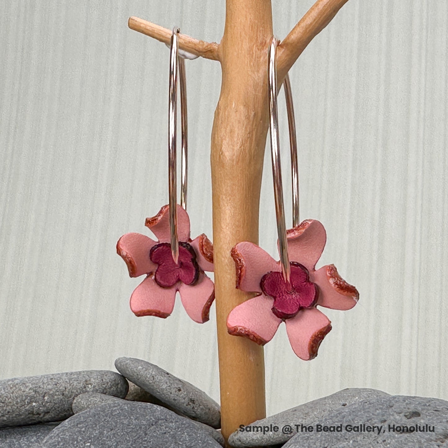 Leather Flowers - 1 pair (P3204)-The Bead Gallery Honolulu