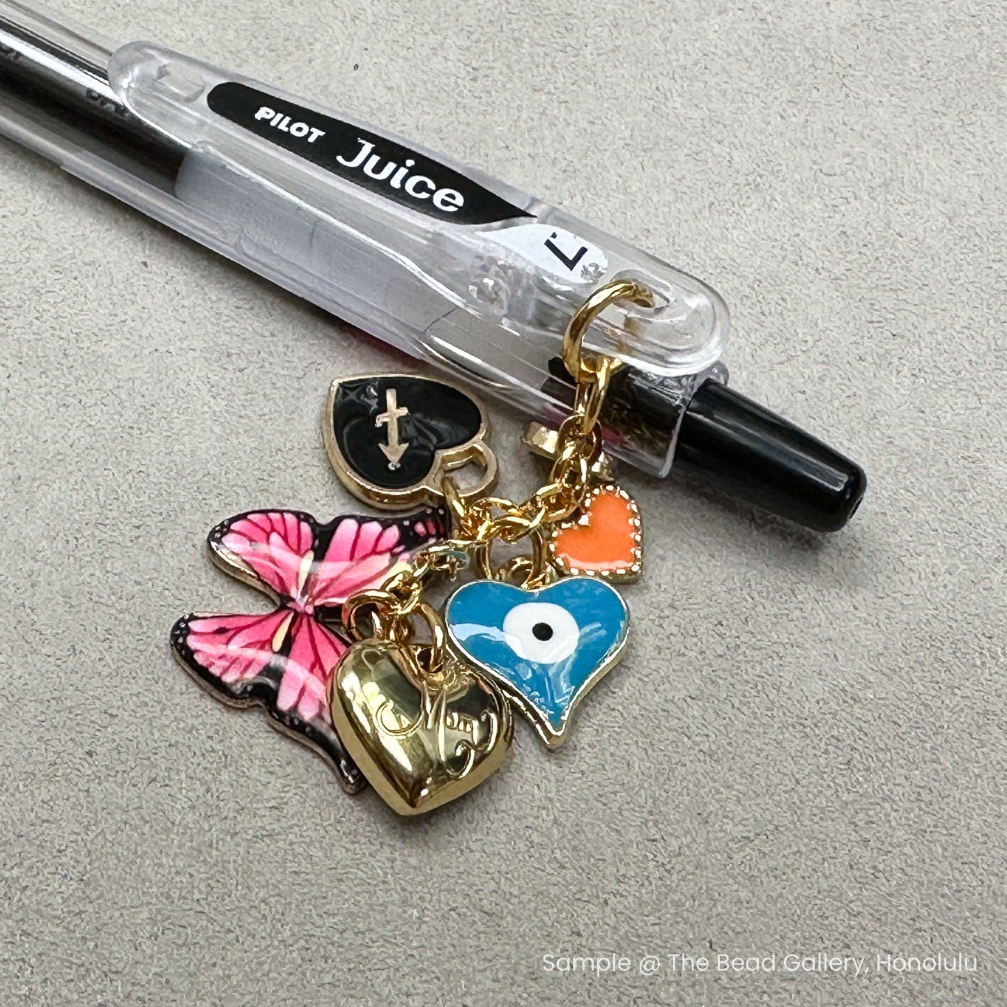 Mom's Day Heart 12x11mm Engraved "Mom" Gold Charm - 1 pc. (M1944)-The Bead Gallery Honolulu