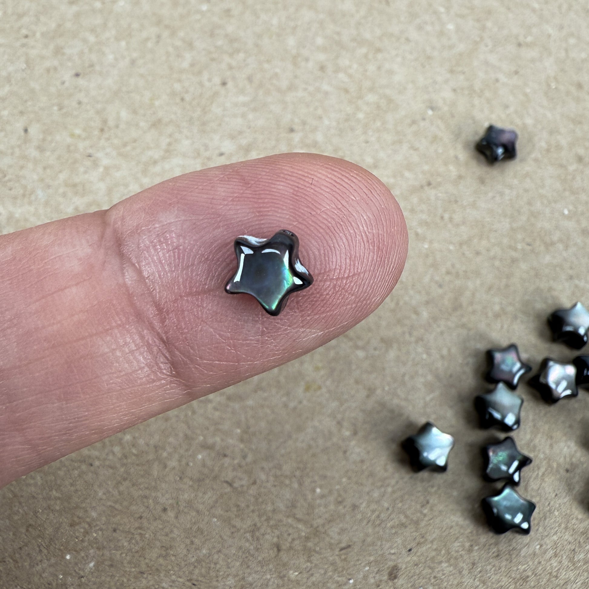 6mm Black Lip Shell Star Bead - 1 pc. (P3287)-The Bead Gallery Honolulu