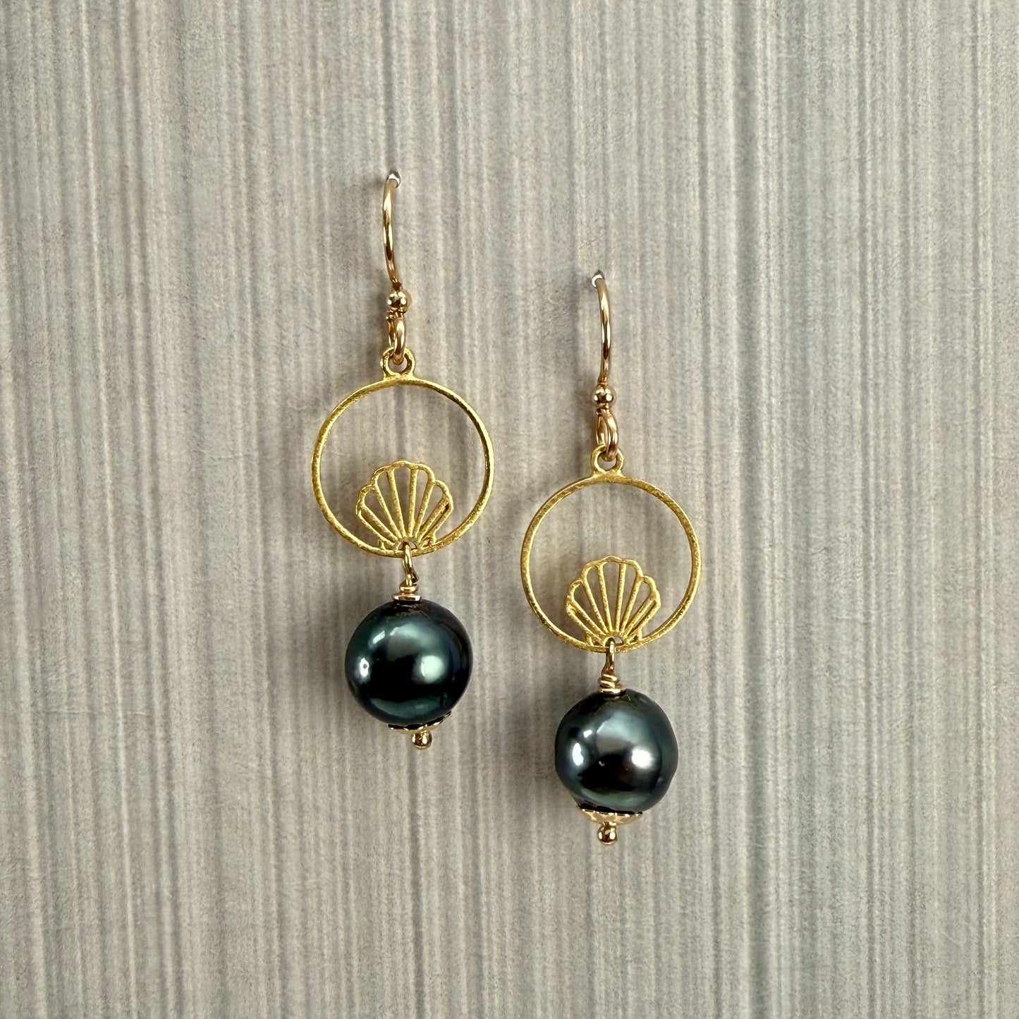 Tahitian Pearls Finished Earrings - 1 pair (J356)