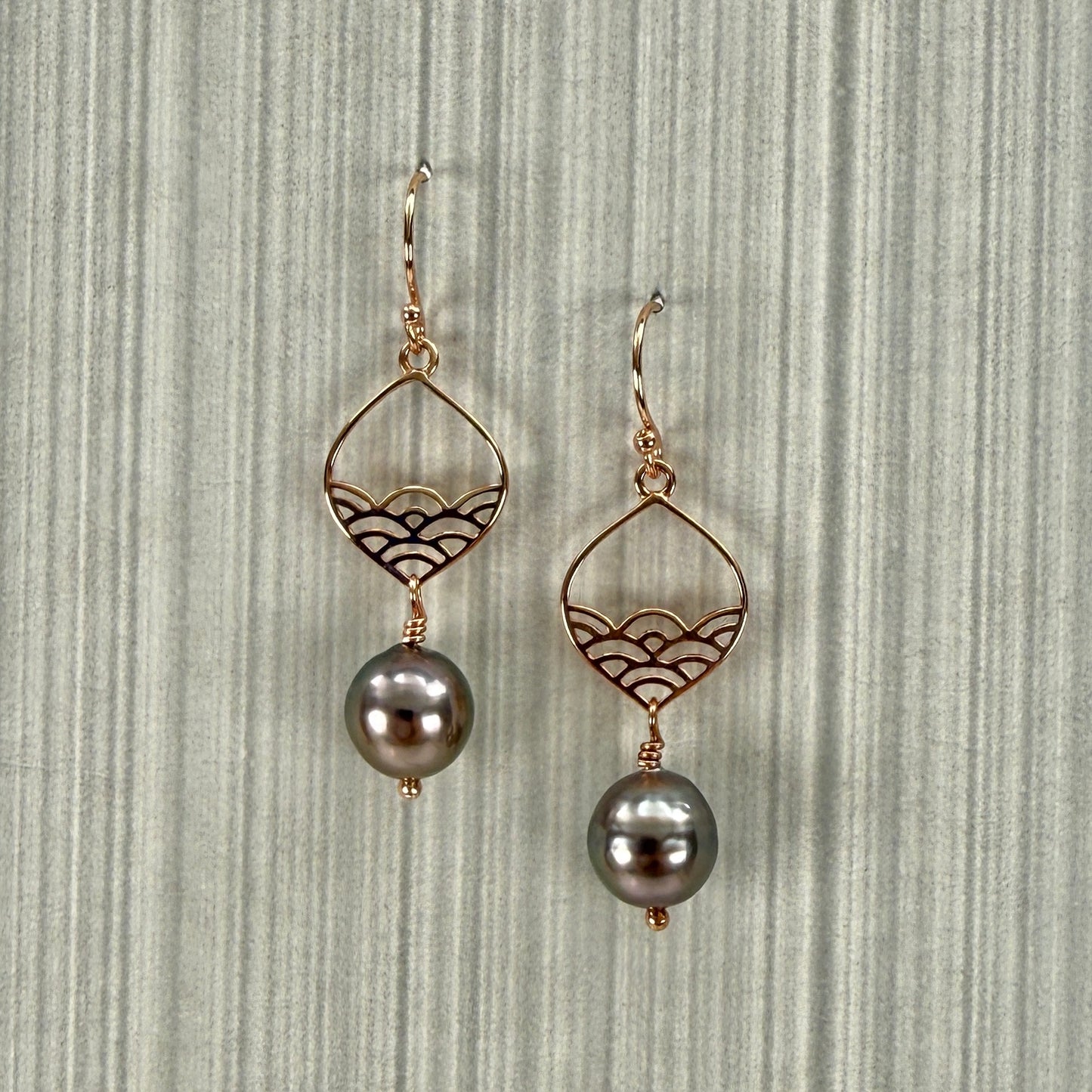 Tahitian Pearls Finished Earrings - 1 pair (J356)