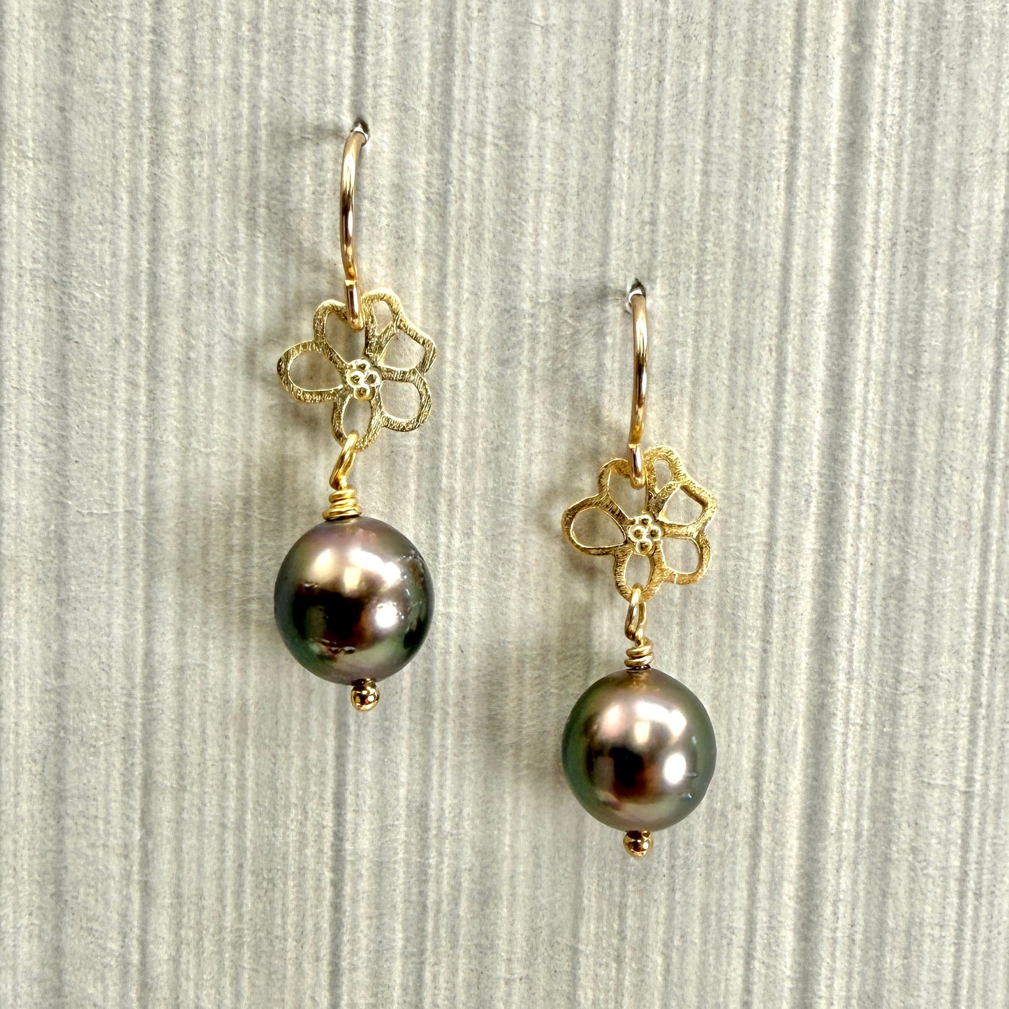 Tahitian Pearls Finished Earrings - 1 pair (J356)