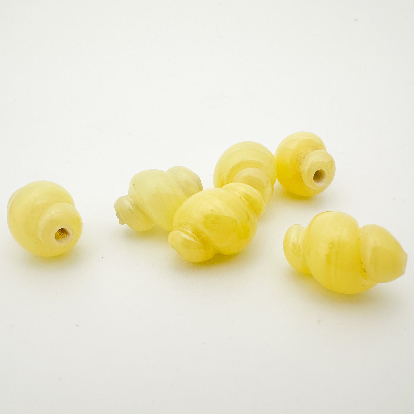 Candy Swirl Handcrafted Vintage Japanese Glass Bead - 6 pcs. (Z1024)