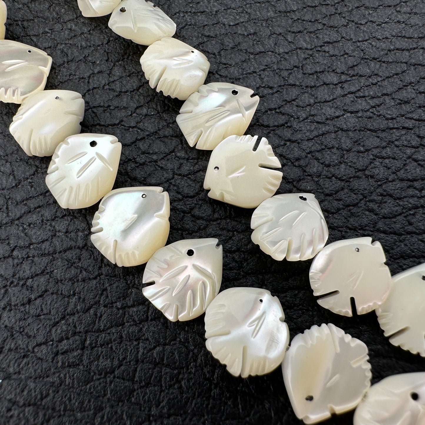 Mother of Pearl Shell Fish Bead - 8" Strand (GEM2360)