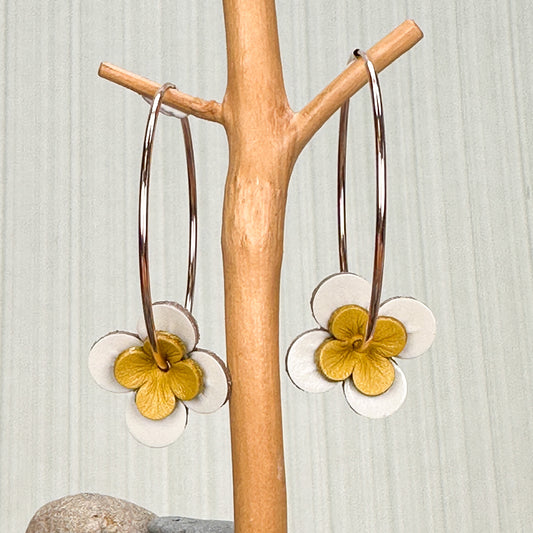 Leather Flower Earrings - 1 pair (J238)