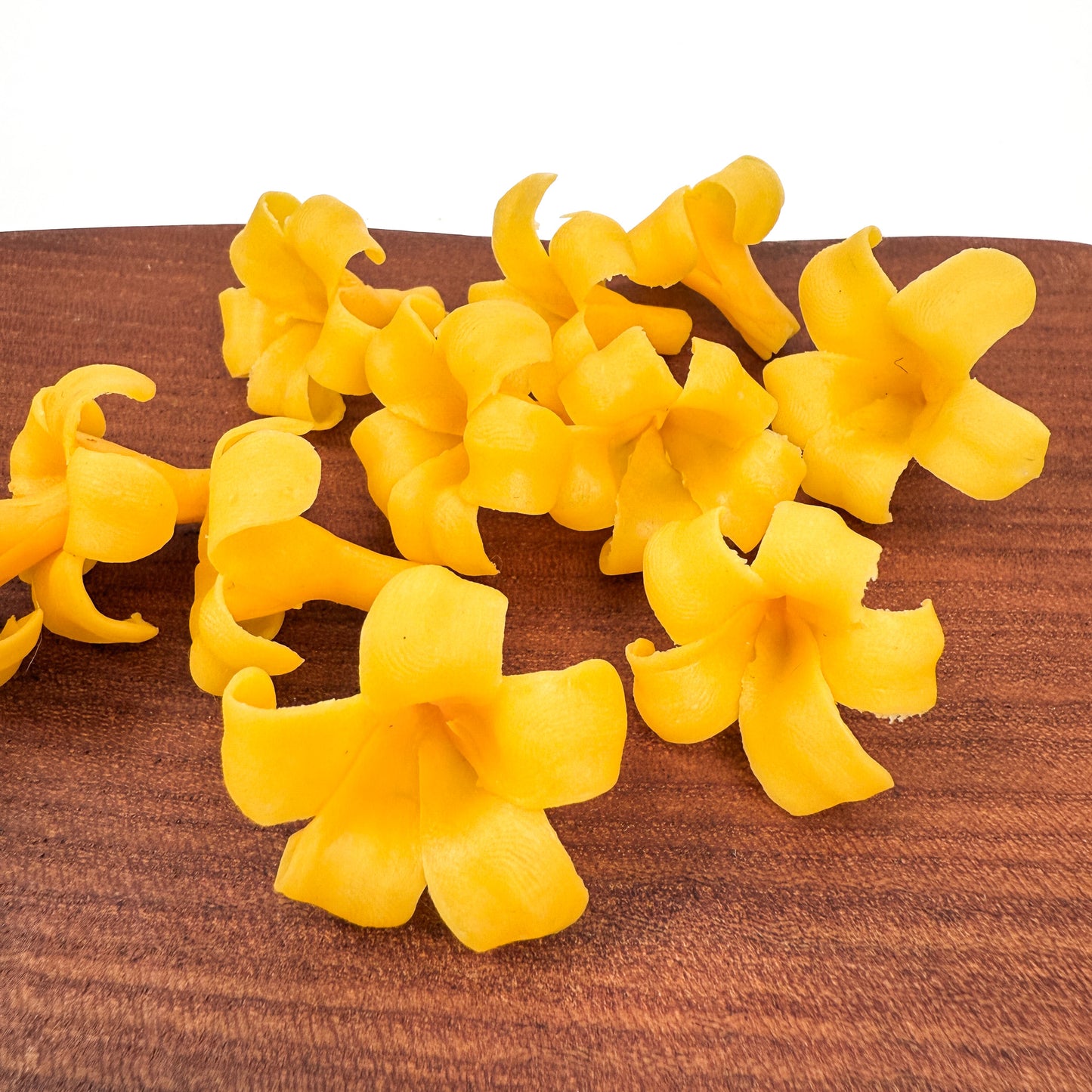 Large Hawaiian Lei Flower Clay Bead (1 pc / P3446)