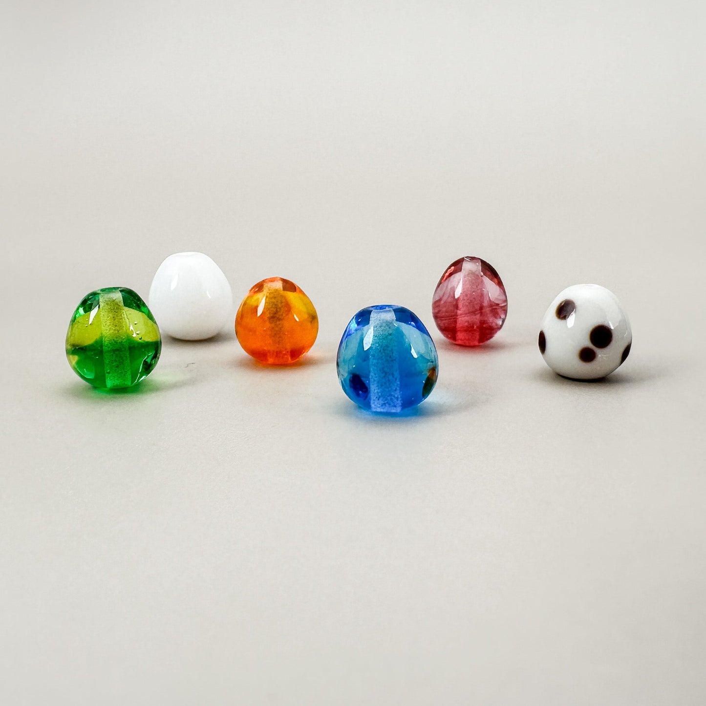 Chibi Handmade Glass Beads - Egg (6 Color Options) (LB189)