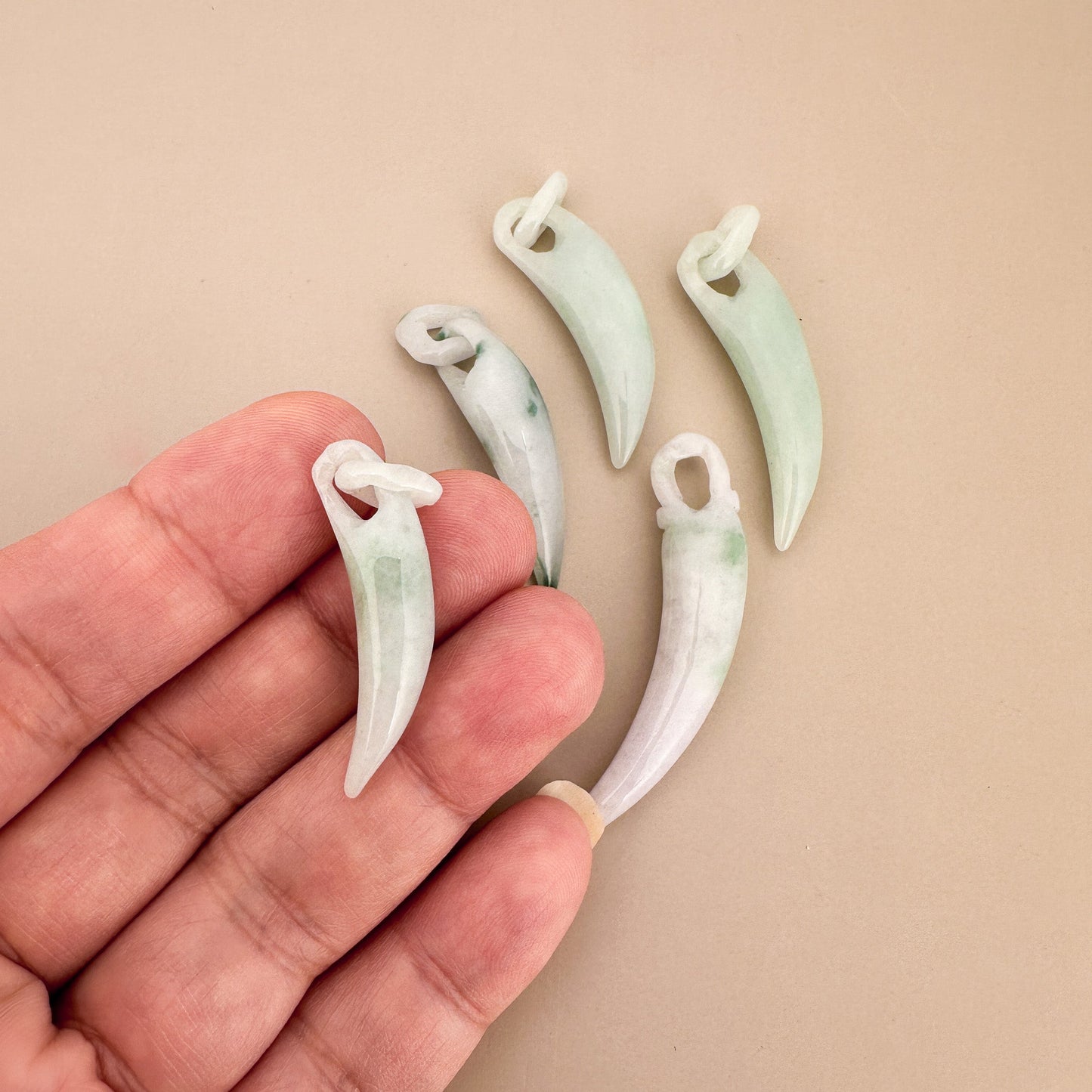 Jade Chili Pepper Pendant - 1 pc.(P3213)