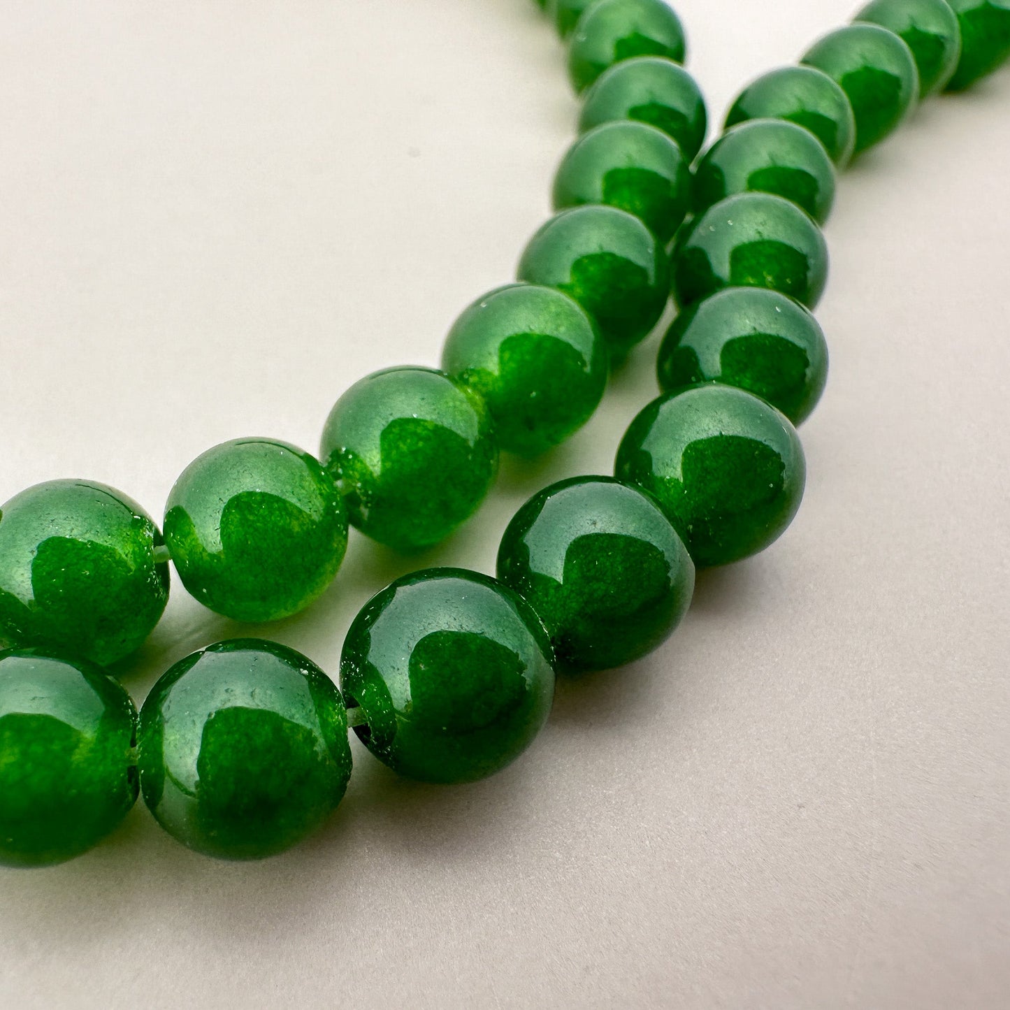 Jade (Taiwan) 6mm Smooth Round Bead - 7.25" Strand (GEM2285)