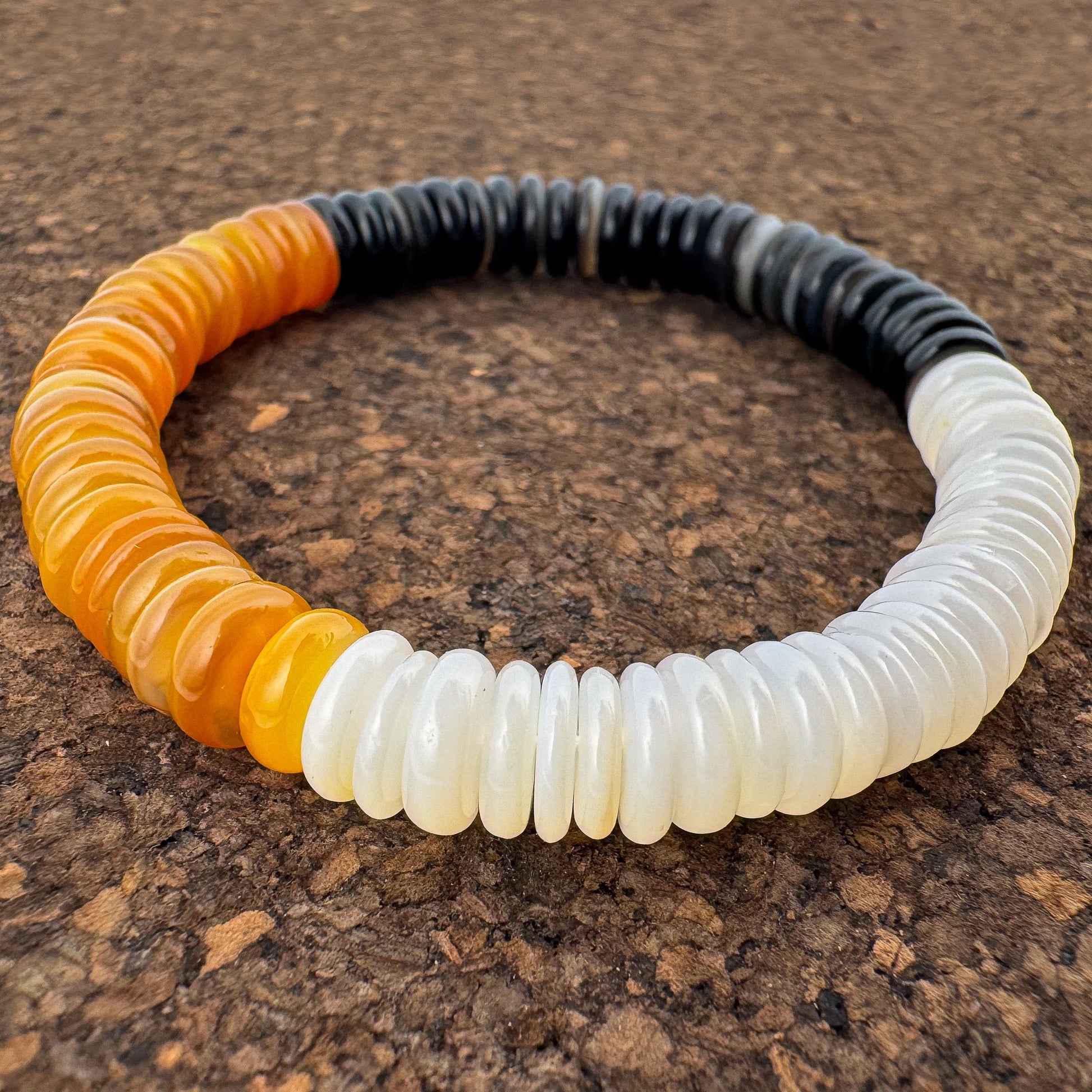 Mother of Pearl Shell 8mm Yellow/Black/White Heishi Stretchy Cord Bracelet (J270)-The Bead Gallery Honolulu