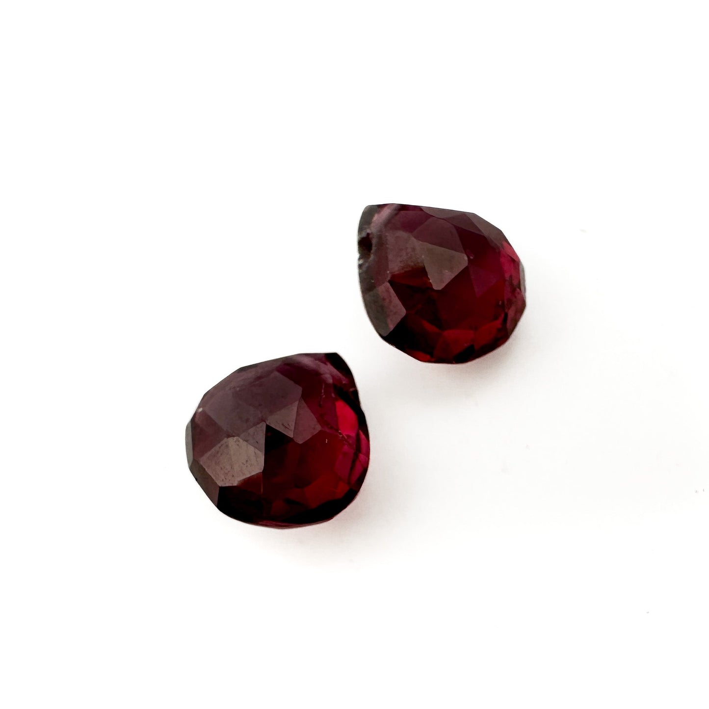 Red Garnet Flat Faceted Heart Tip Drilled Briolette Bead - 1 pc. (P3275)