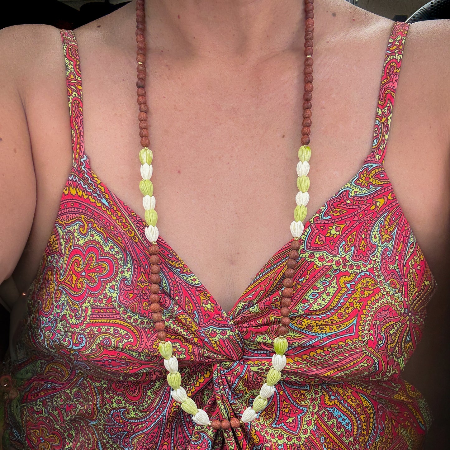 Uluwehi Green & Cream Resin Pikake & Sandalwood Necklace Kit (KT641)-The Bead Gallery Honolulu