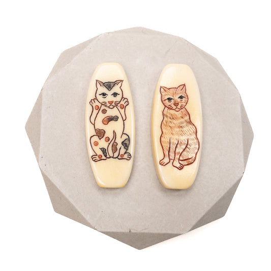 Good Luck Kitty Bead w/ Paws Up and Down - 1 pc.