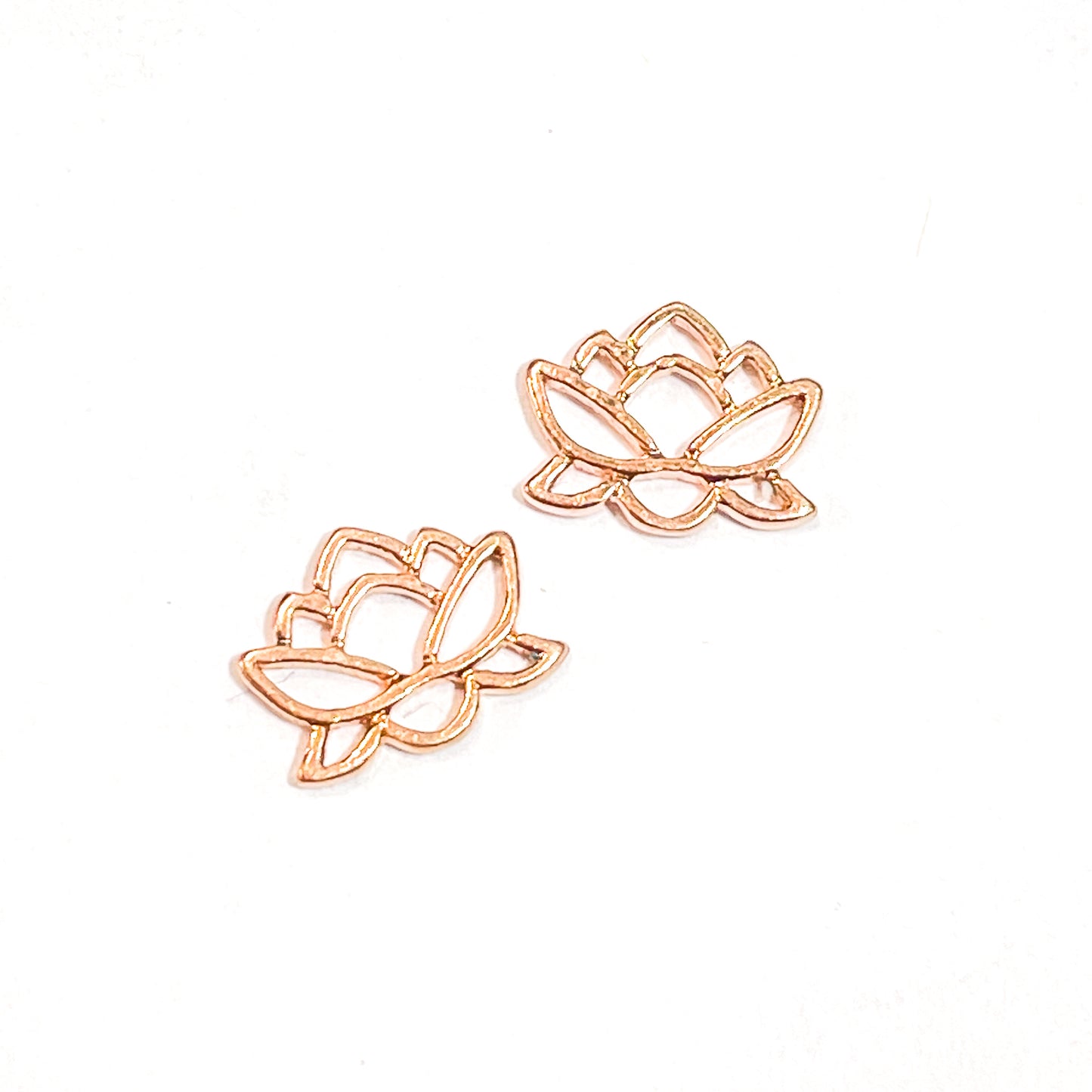 Small Full Lotus Bloom Link Charm (3 Colors Available) - 1 pc.