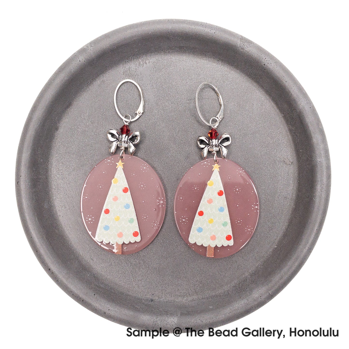 Resin Pink Oval with Christmas Tree Charm - 4 pcs.