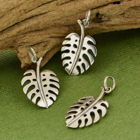 Solid Monstera Leaf Pendant (2 Colors Available) - 1 pc.