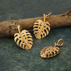 Solid Monstera Leaf Pendant (2 Colors Available) - 1 pc.